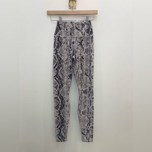 snakeskin alo leggings